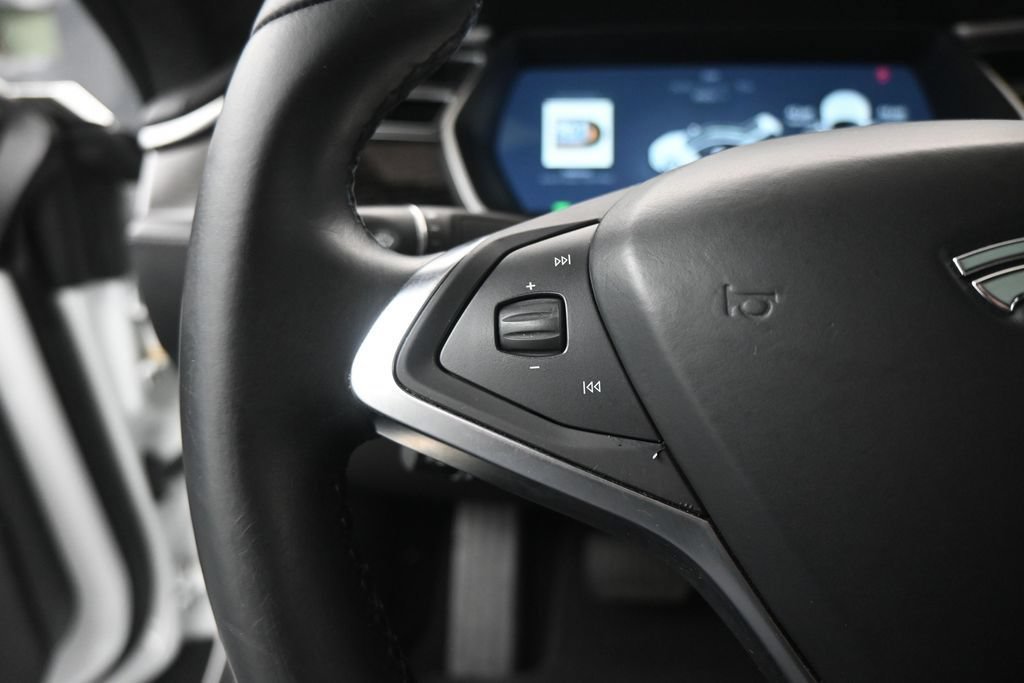 Used 2016 Tesla Model S 60D AWD/4WD image 11