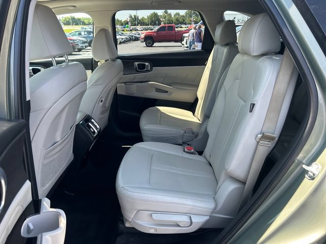 Used 2025 Kia Sorento SX AWD/4WD image 14