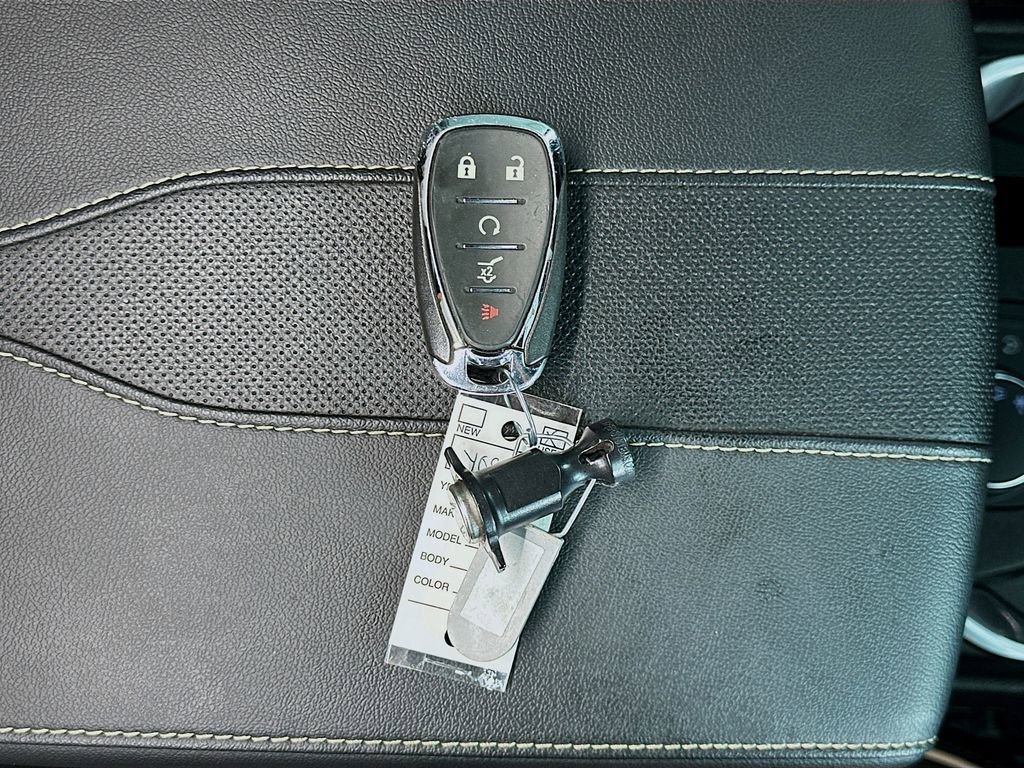 Used 2023 Chevrolet Traverse Premier image 34