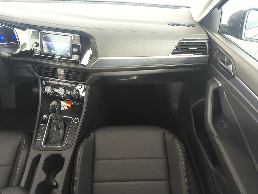 Used 2024 Volkswagen Jetta SE FWD image 15