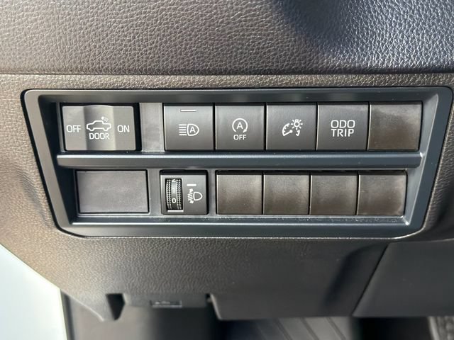 Used 2025 Toyota Tundra SR5 w/ SR5 Premium Package AWD/4WD image 26