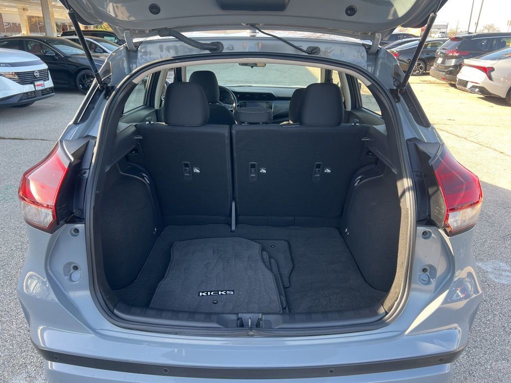 Certified 2023 Nissan Kicks SV FWD image 11