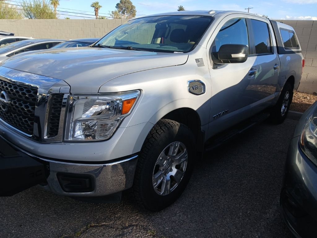Used 2017 Nissan Titan SV AWD/4WD image 1
