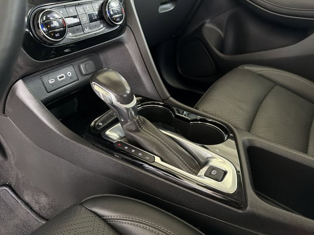 Used 2022 Buick Encore GX Essence w/ Experience Buick Package FWD image 21