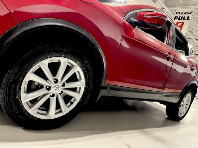 Used 2018 Nissan Rogue Sport SV w/ SV Technology Package AWD/4WD image 22