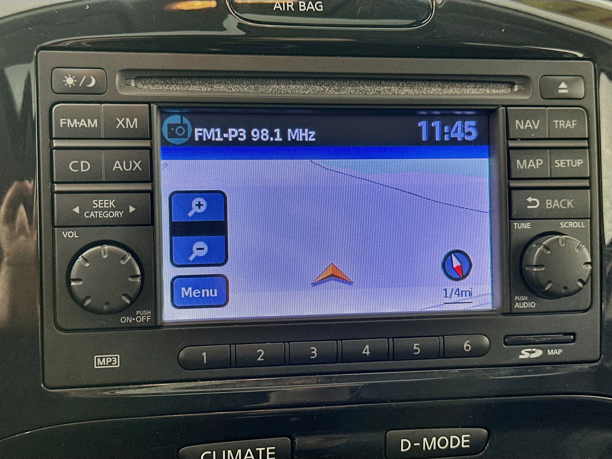 Used 2011 Nissan Juke SL FWD image 13