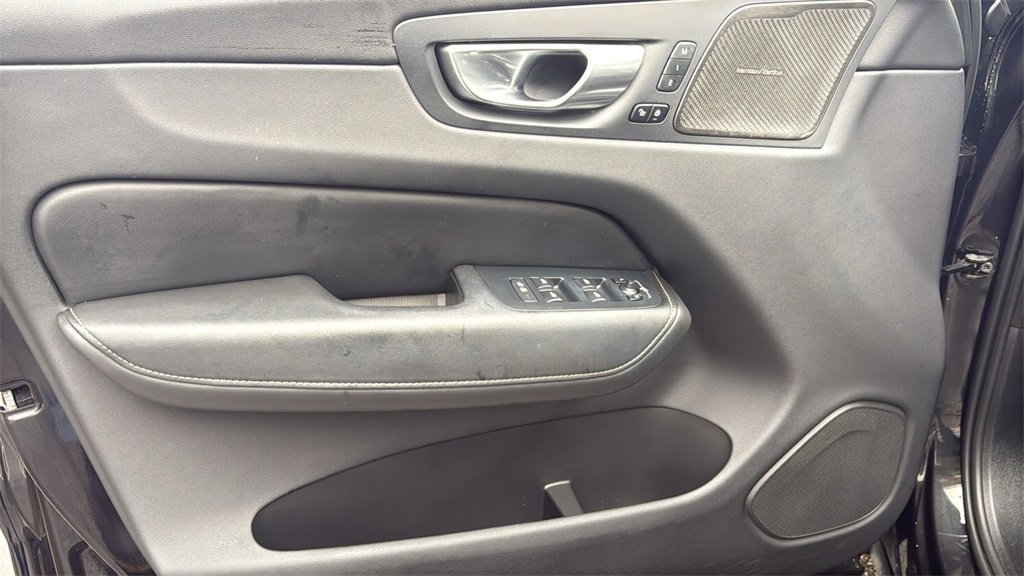 Certified 2024 Volvo XC60 B5 Ultimate w/ Climate Package image 13