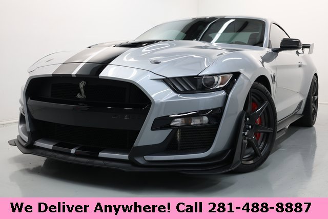 Used 2022 Ford Mustang Shelby GT500 w/ Carbon Fiber Track Pack image 2