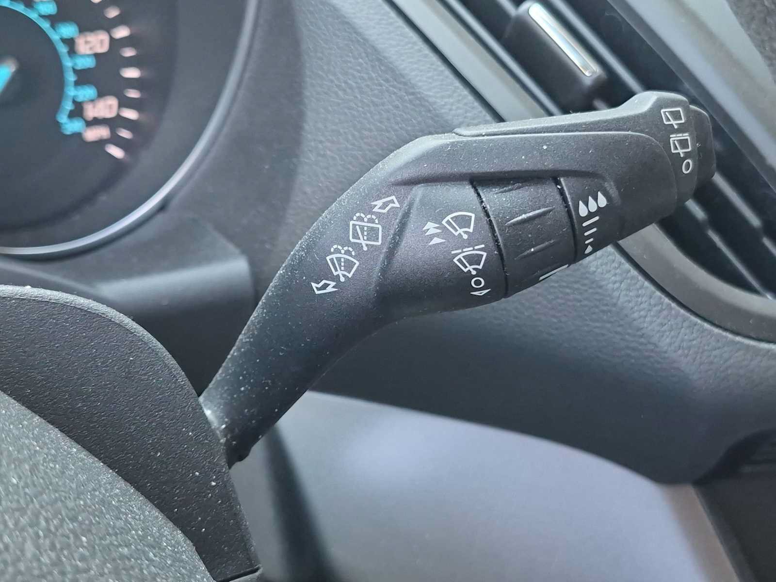Used 2015 Ford Escape SE AWD/4WD image 25