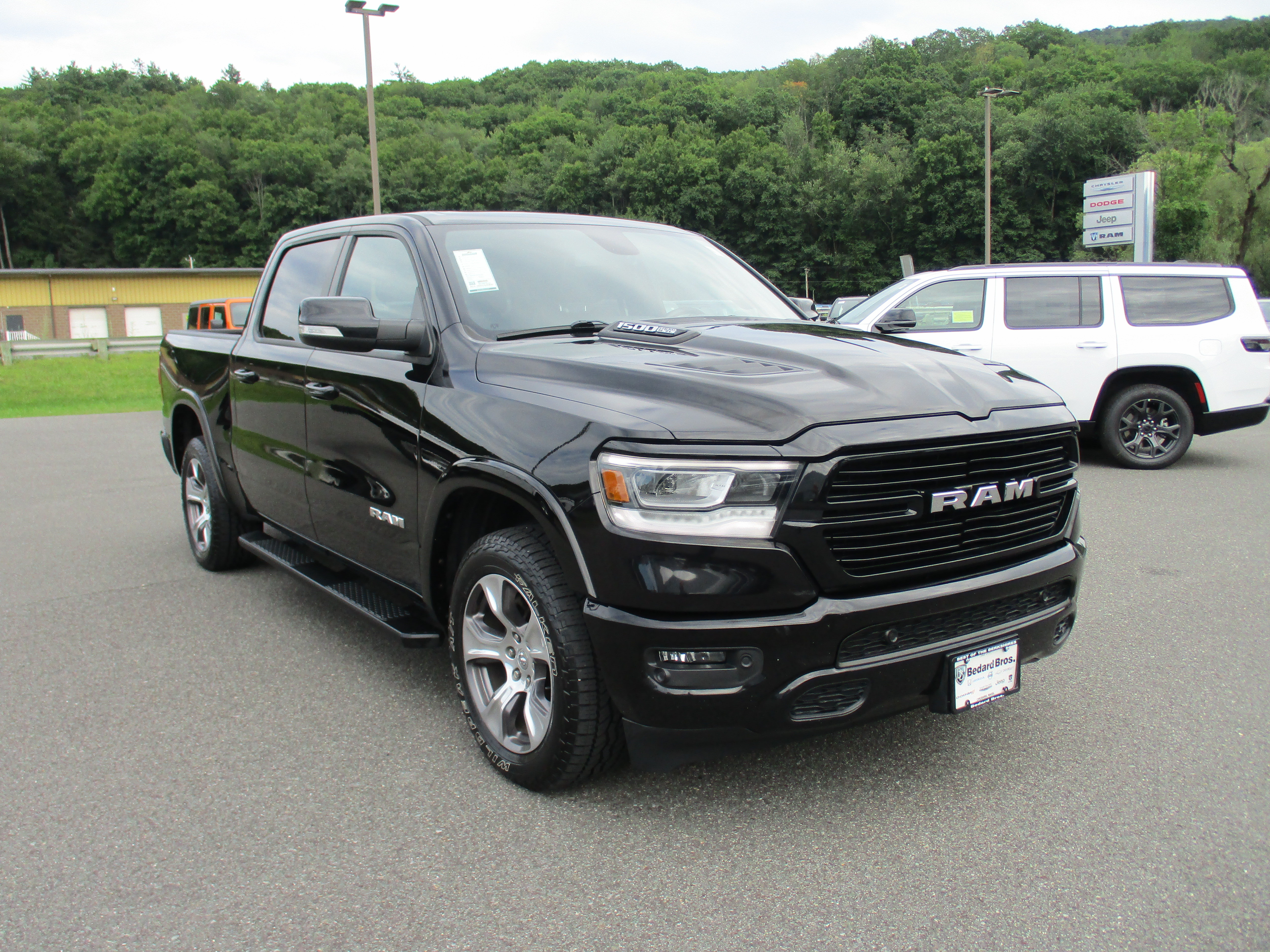 Used 2020 RAM 1500 Laramie AWD/4WD image 3