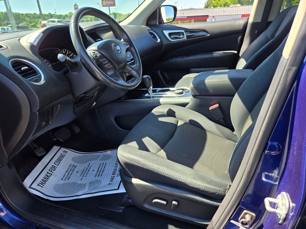 Used 2017 Nissan Pathfinder SV AWD/4WD image 7