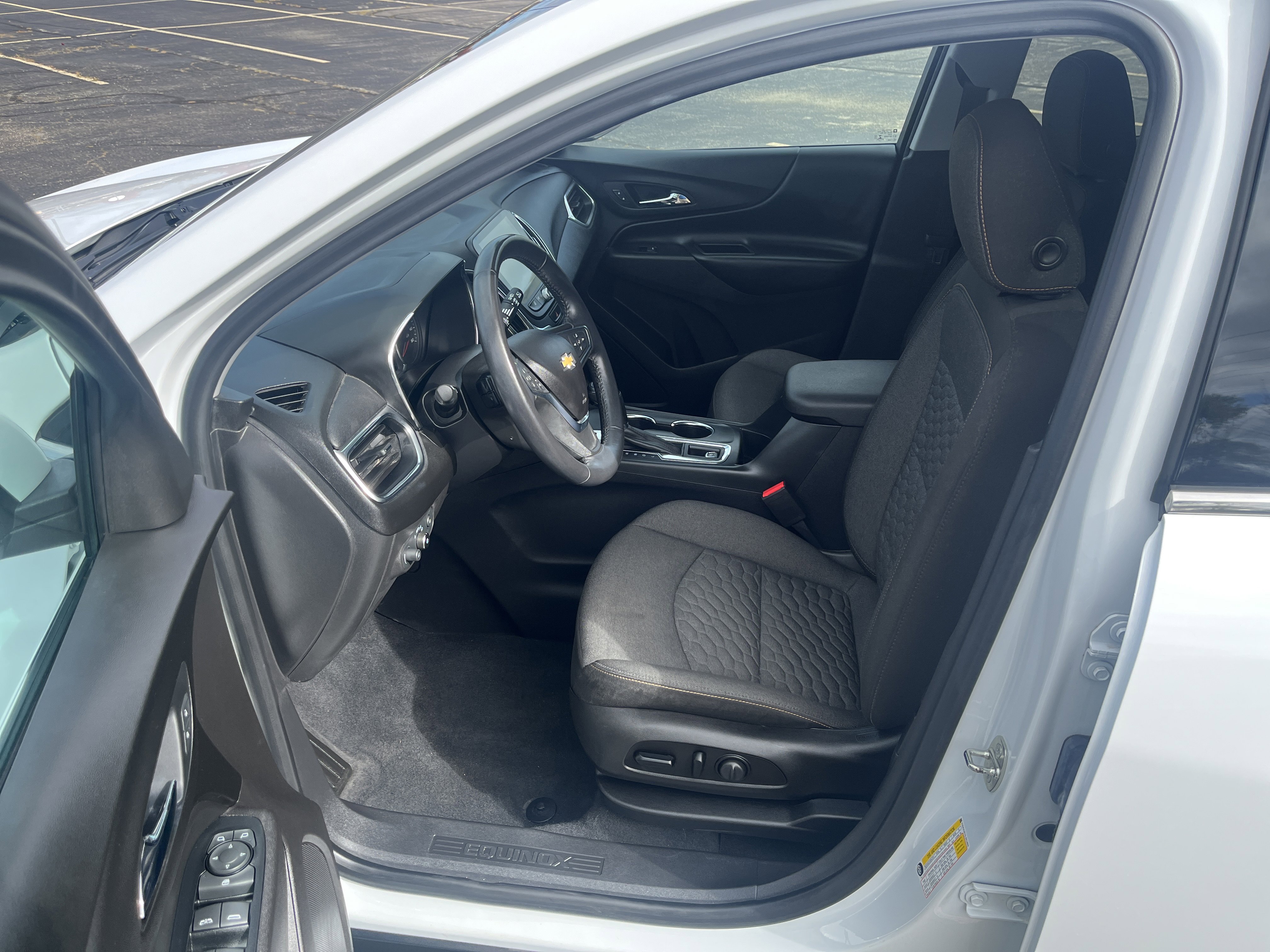Used 2020 Chevrolet Equinox LT image 10