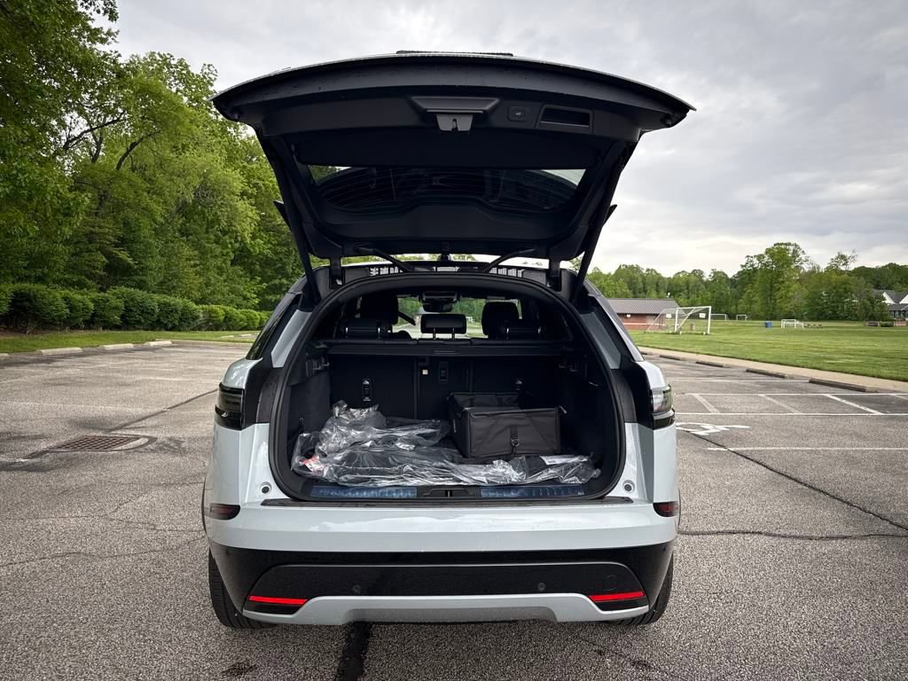 Used 2026 Land Rover Range Rover Velar Dynamic SE image 11