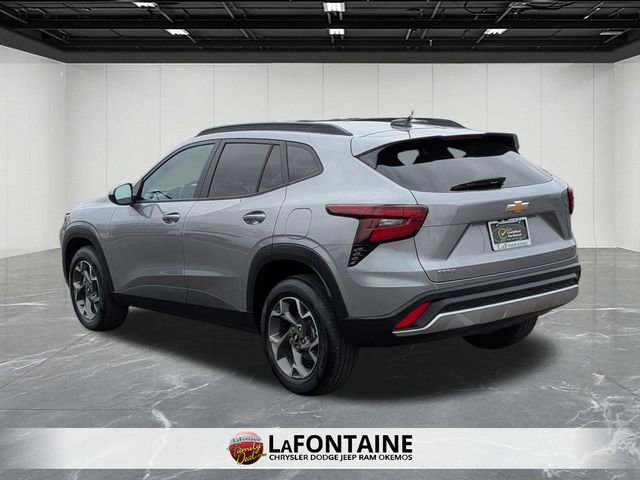 Used 2025 Chevrolet Trax LT w/ LT Convenience Package image 7