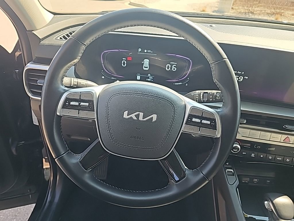 Used 2025 Kia Telluride S image 16