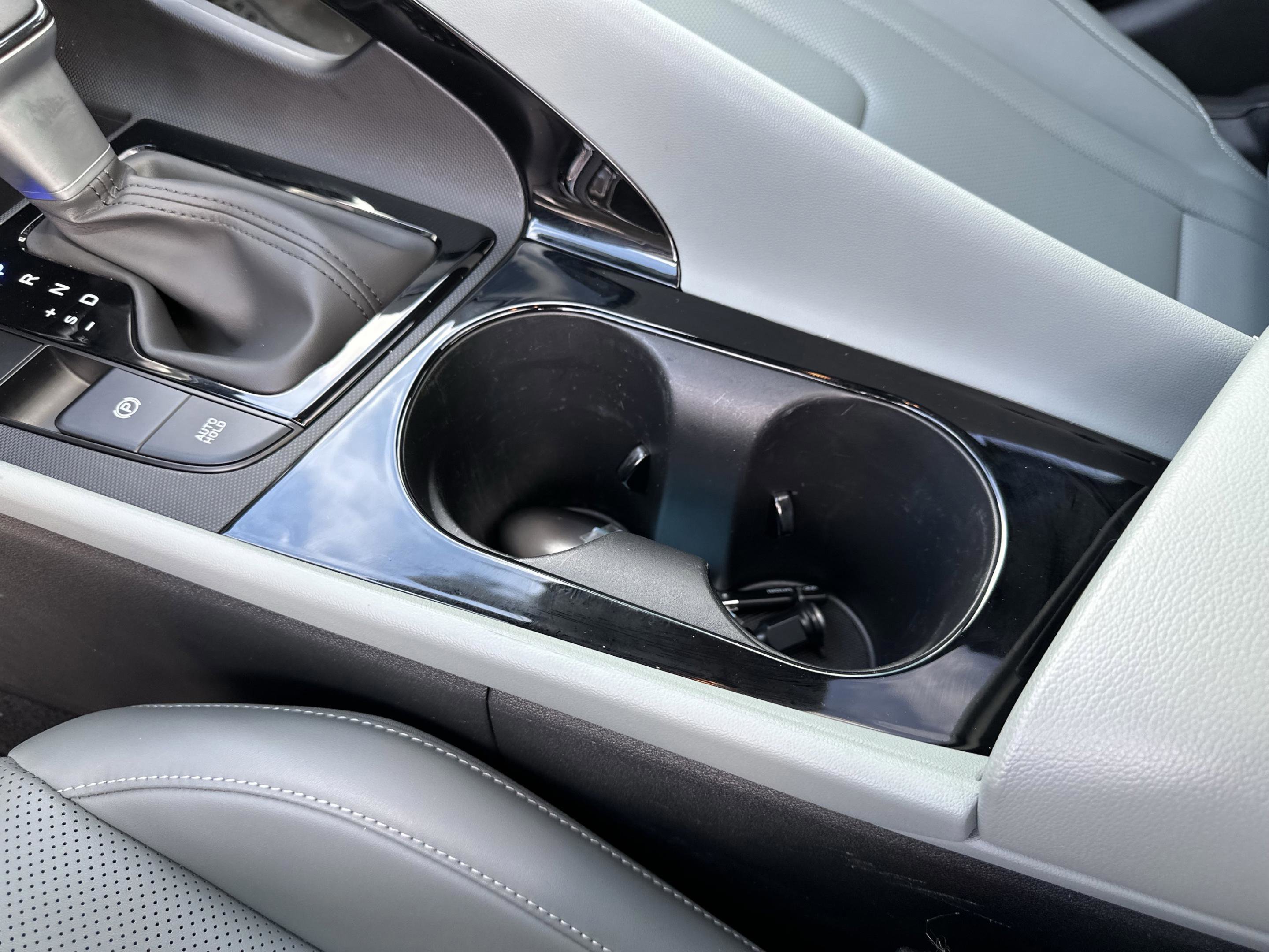 Used 2025 Hyundai Elantra Limited image 31