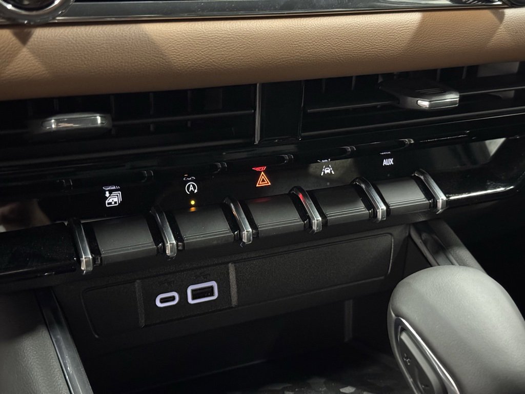 New 2025 GMC Canyon AT4 image 25