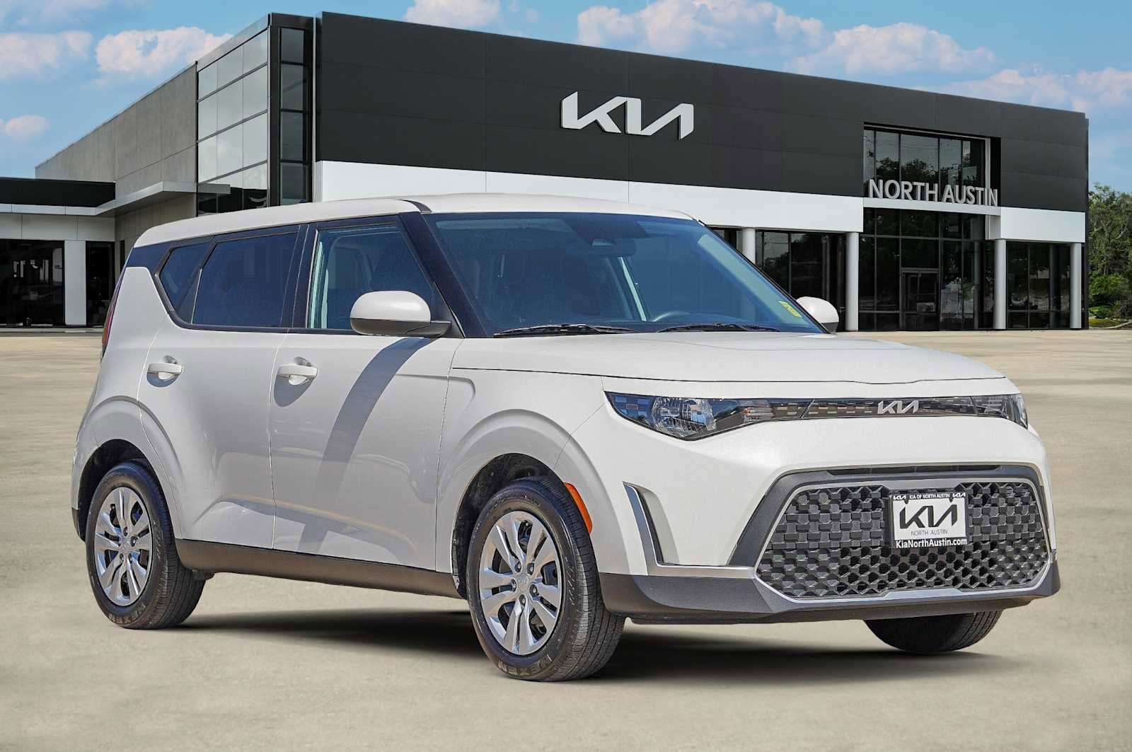 Used 2024 Kia Soul LX image 8