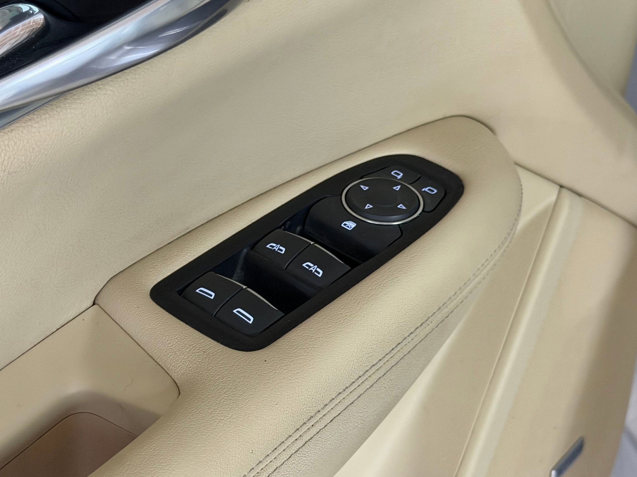 Used 2018 Cadillac XT5 FWD image 12