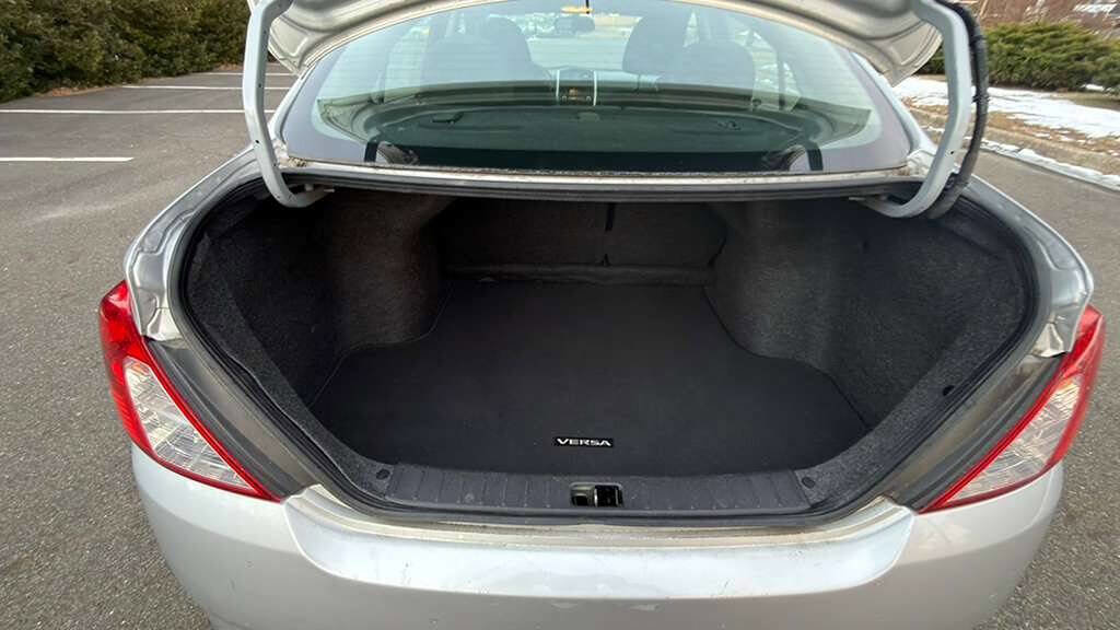 Used 2018 Nissan Versa SV image 19