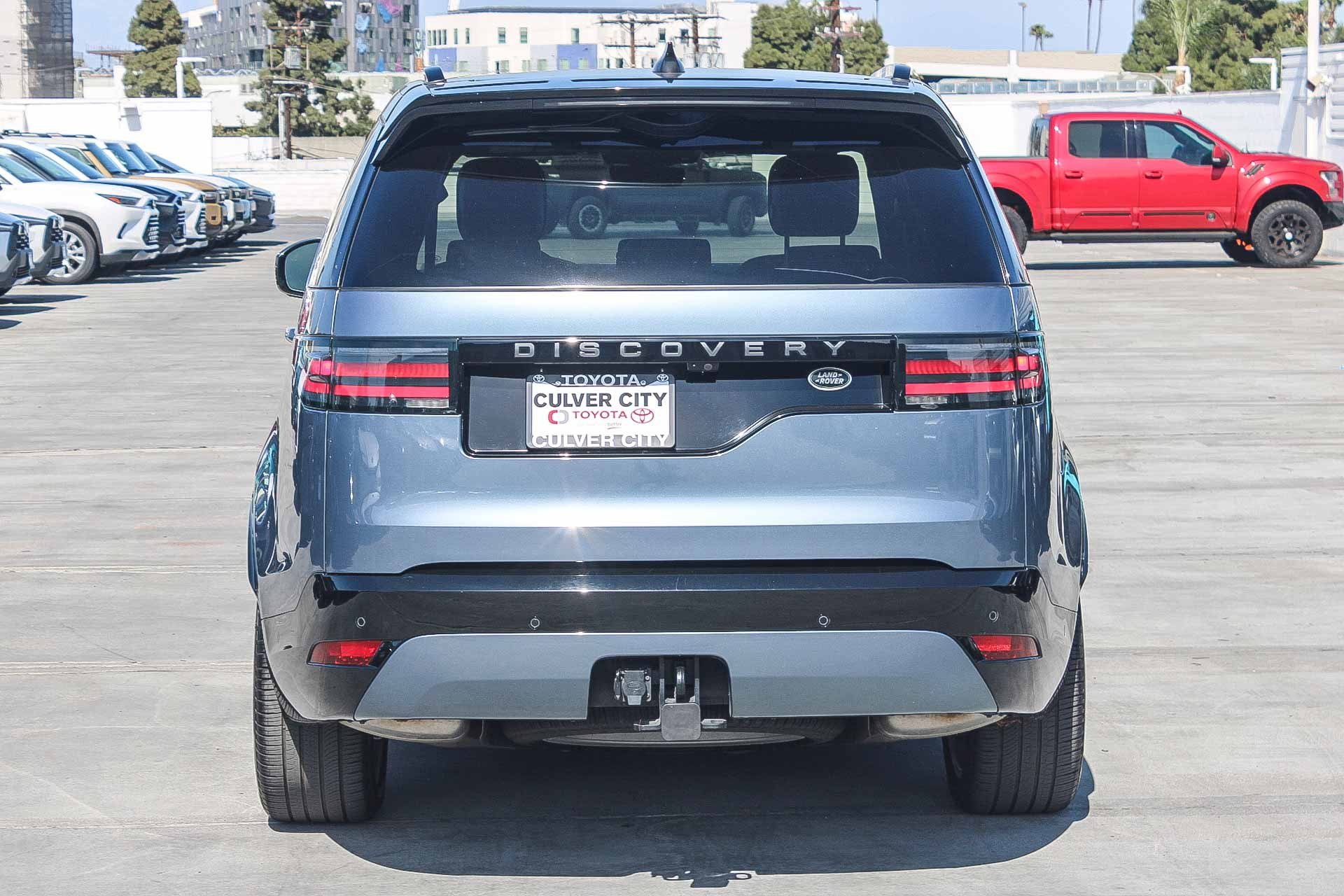 Used 2023 Land Rover Discovery S R-Dynamic image 8