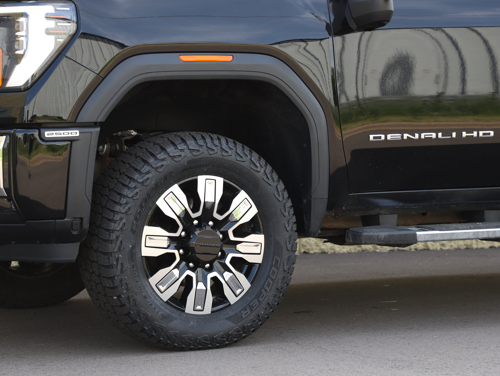 Used 2025 GMC Sierra 2500 Denali AWD/4WD image 33