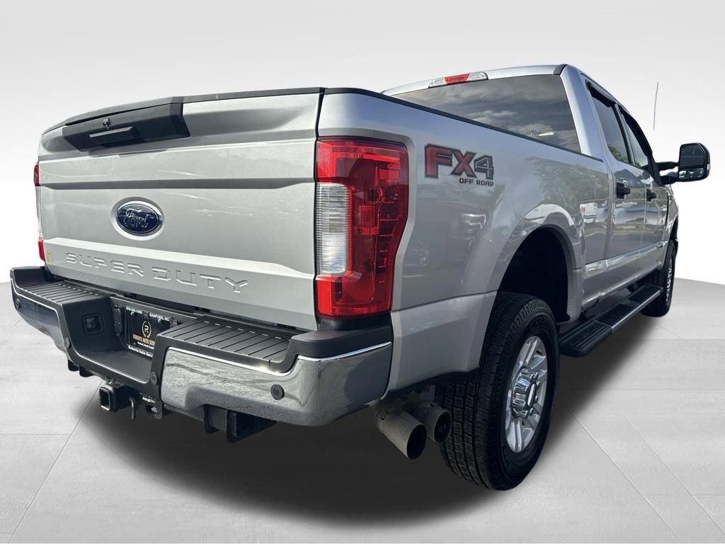 Used 2017 Ford F250 XLT w/ XLT Value Package AWD/4WD image 5