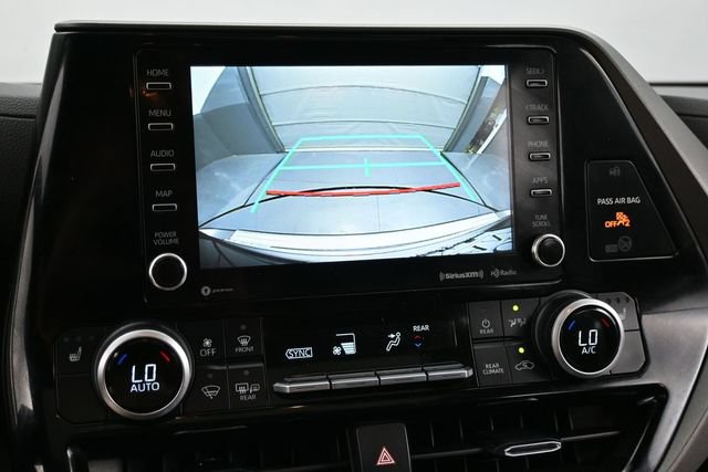 Used 2022 Toyota Highlander XLE AWD/4WD image 26
