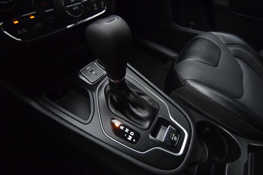 Used 2022 Jeep Cherokee Latitude Lux FWD image 25