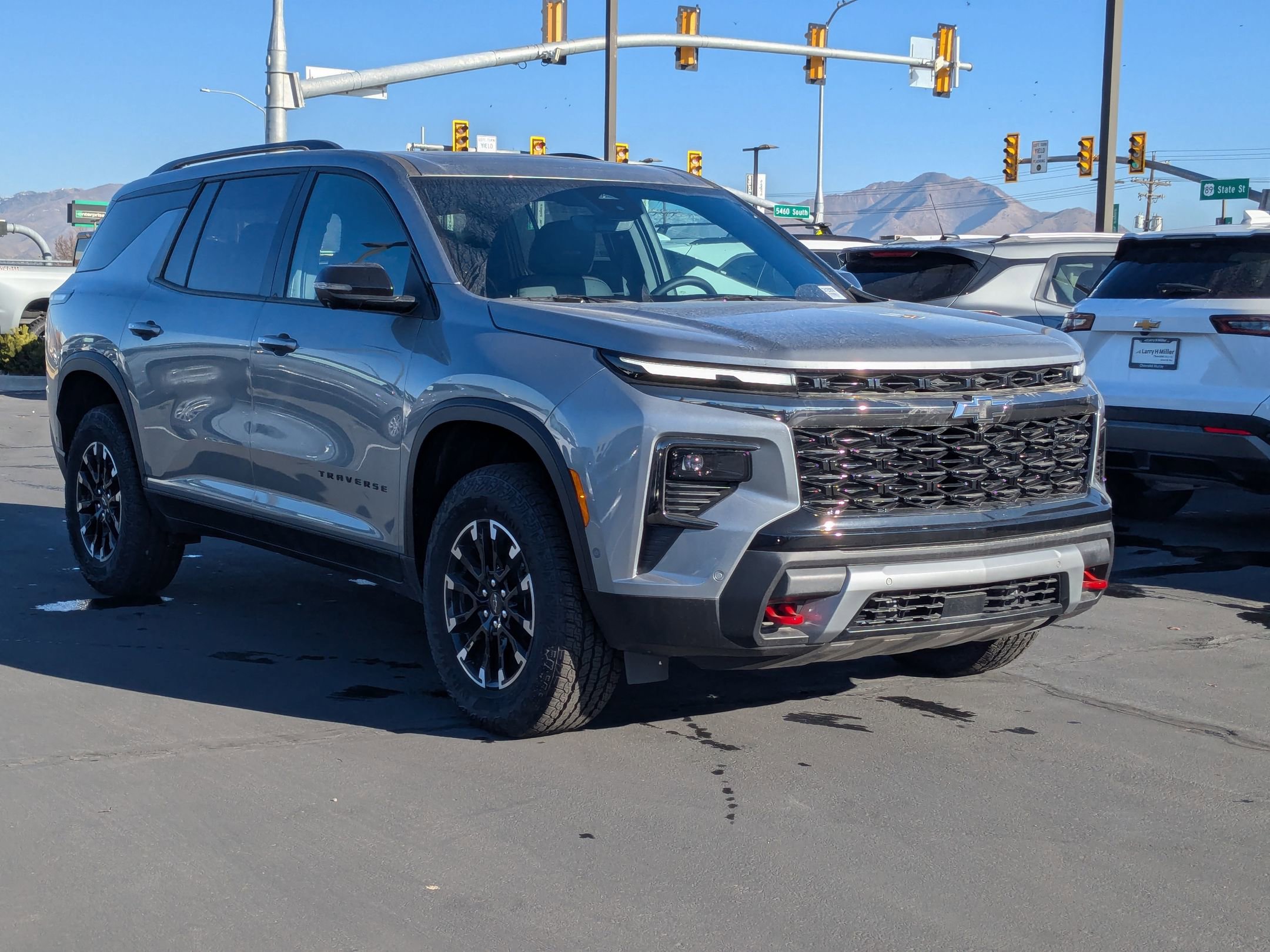 New 2025 Chevrolet Traverse Z71 w/ Enhanced Driving Package image 7