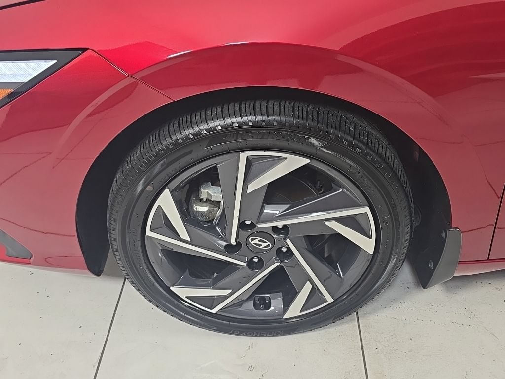 New 2025 Hyundai Elantra SEL FWD image 9