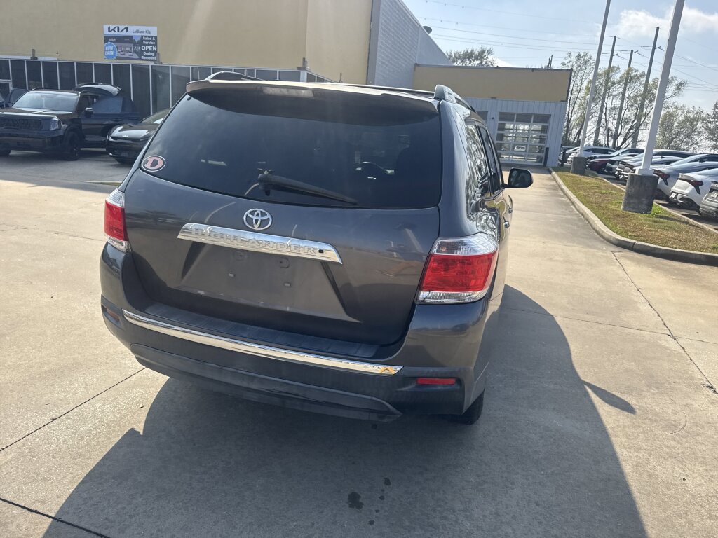 Used 2013 Toyota Highlander Base Plus image 17