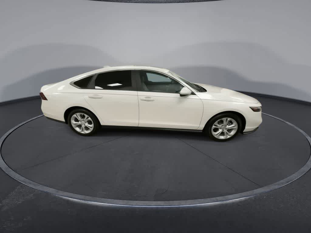 Used 2025 Honda Accord LX image 9