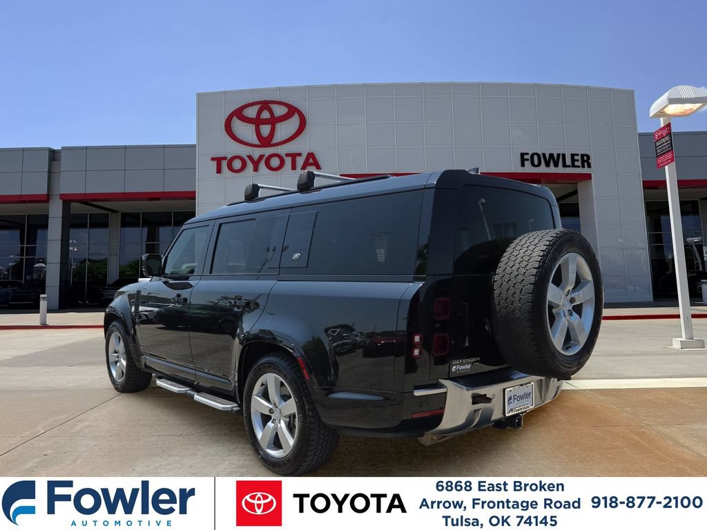 Used 2023 Land Rover Defender 130 SE AWD/4WD image 3