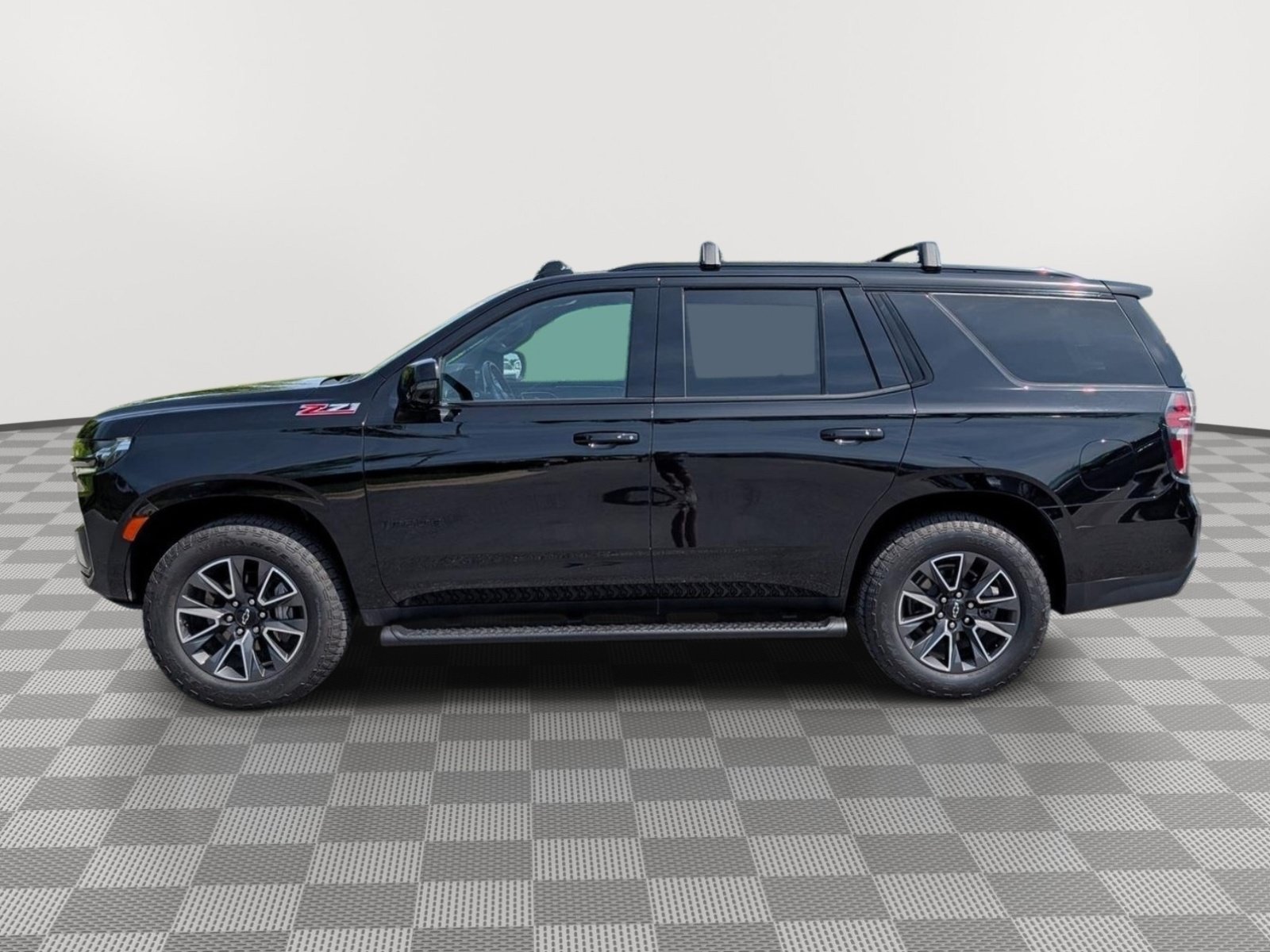 Used 2021 Chevrolet Tahoe Z71 w/ Z71 Off-Road Package AWD/4WD image 2