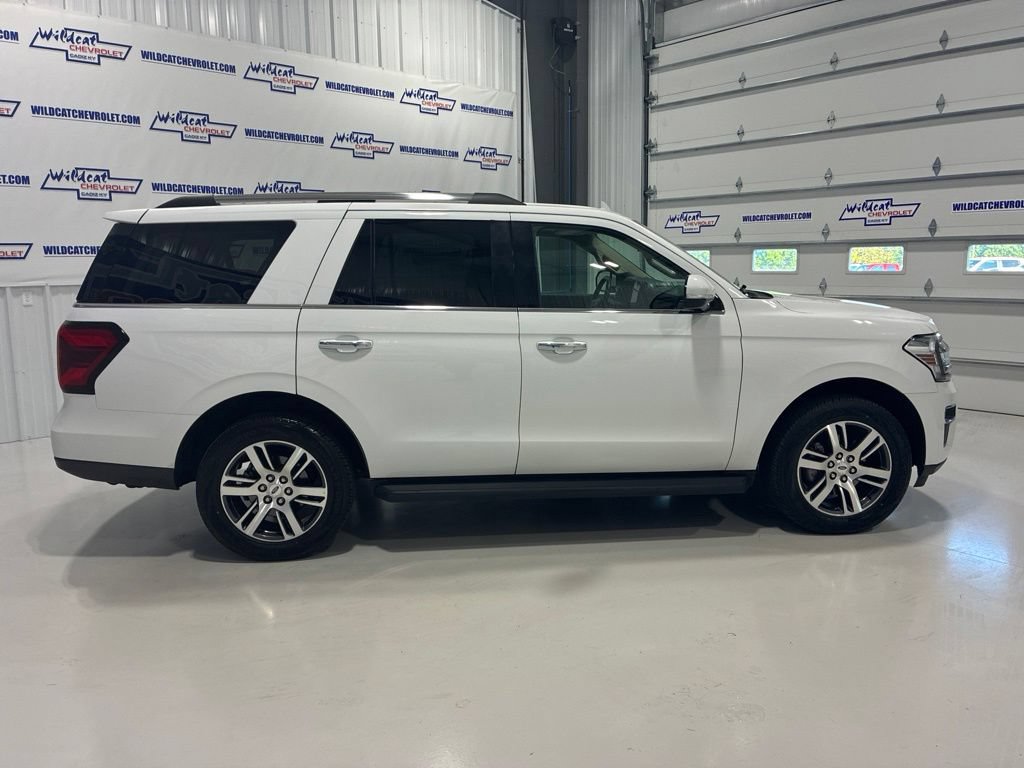 Used 2024 Ford Expedition Limited AWD/4WD image 7