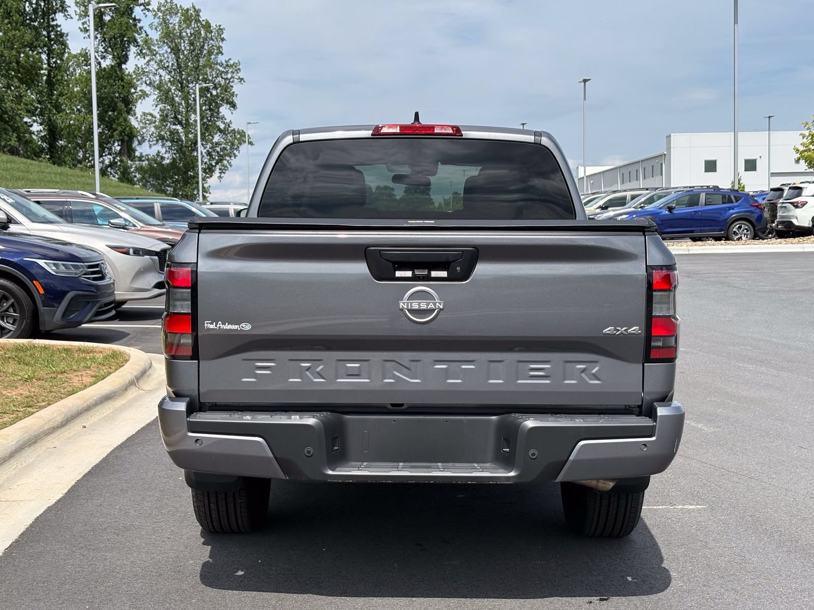 Used 2025 Nissan Frontier SV AWD/4WD image 10