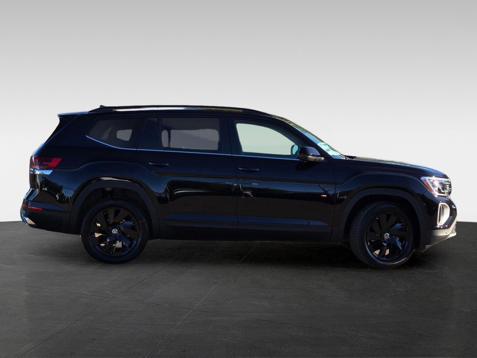 New 2026 Volkswagen Atlas SE FWD image 4