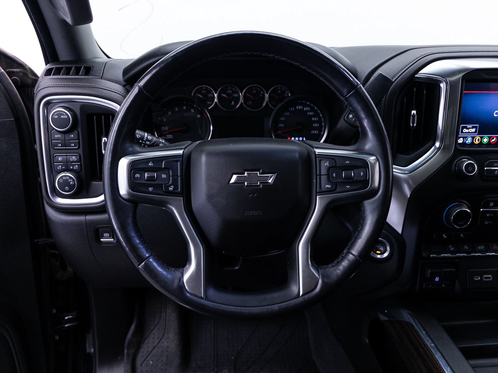 Used 2020 Chevrolet Silverado 1500 LT Trail Boss AWD/4WD image 34