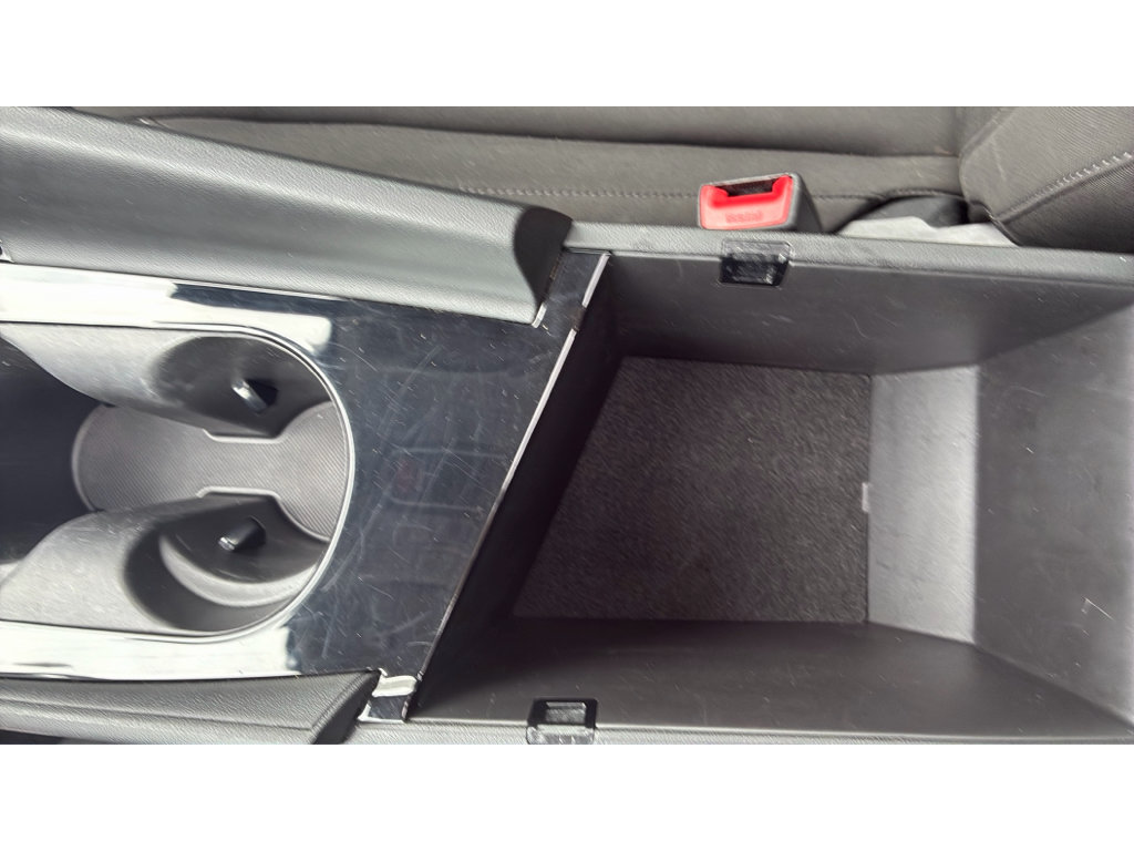 Used 2025 Hyundai Elantra SEL FWD image 17