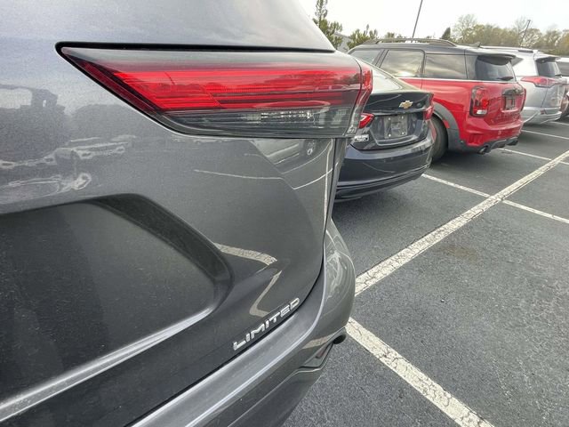 Used 2021 Toyota Highlander Limited image 9