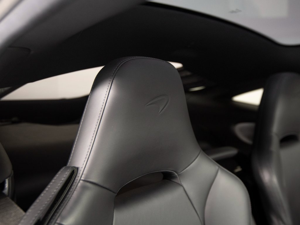Used 2020 McLaren GT image 28