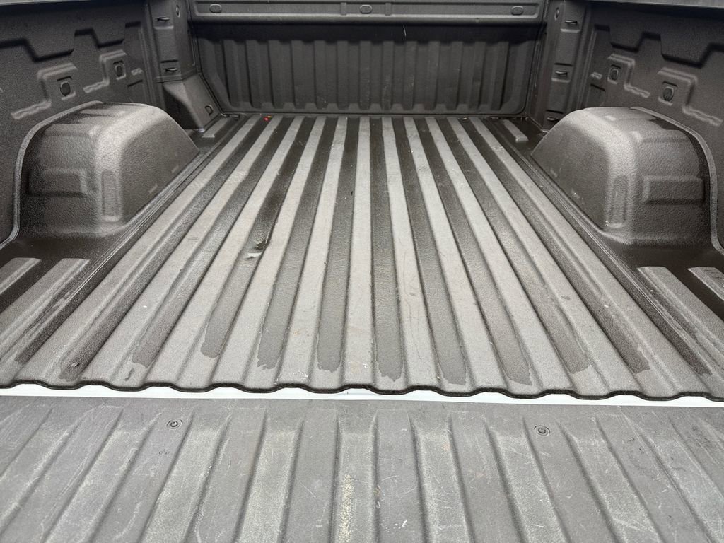 Used 2023 Chevrolet Silverado 1500 Custom image 16