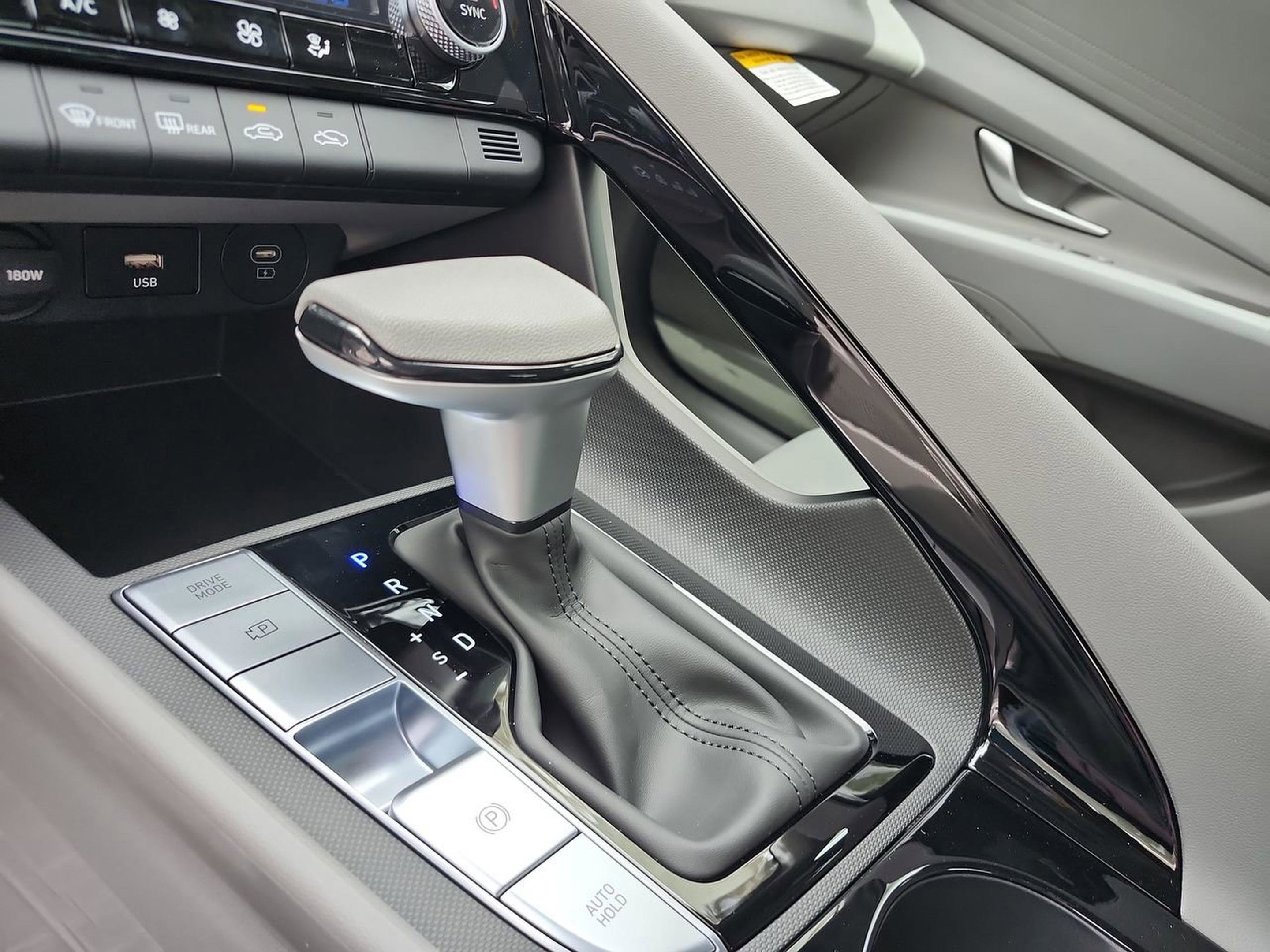New 2026 Hyundai Elantra Hybrid FWD image 14
