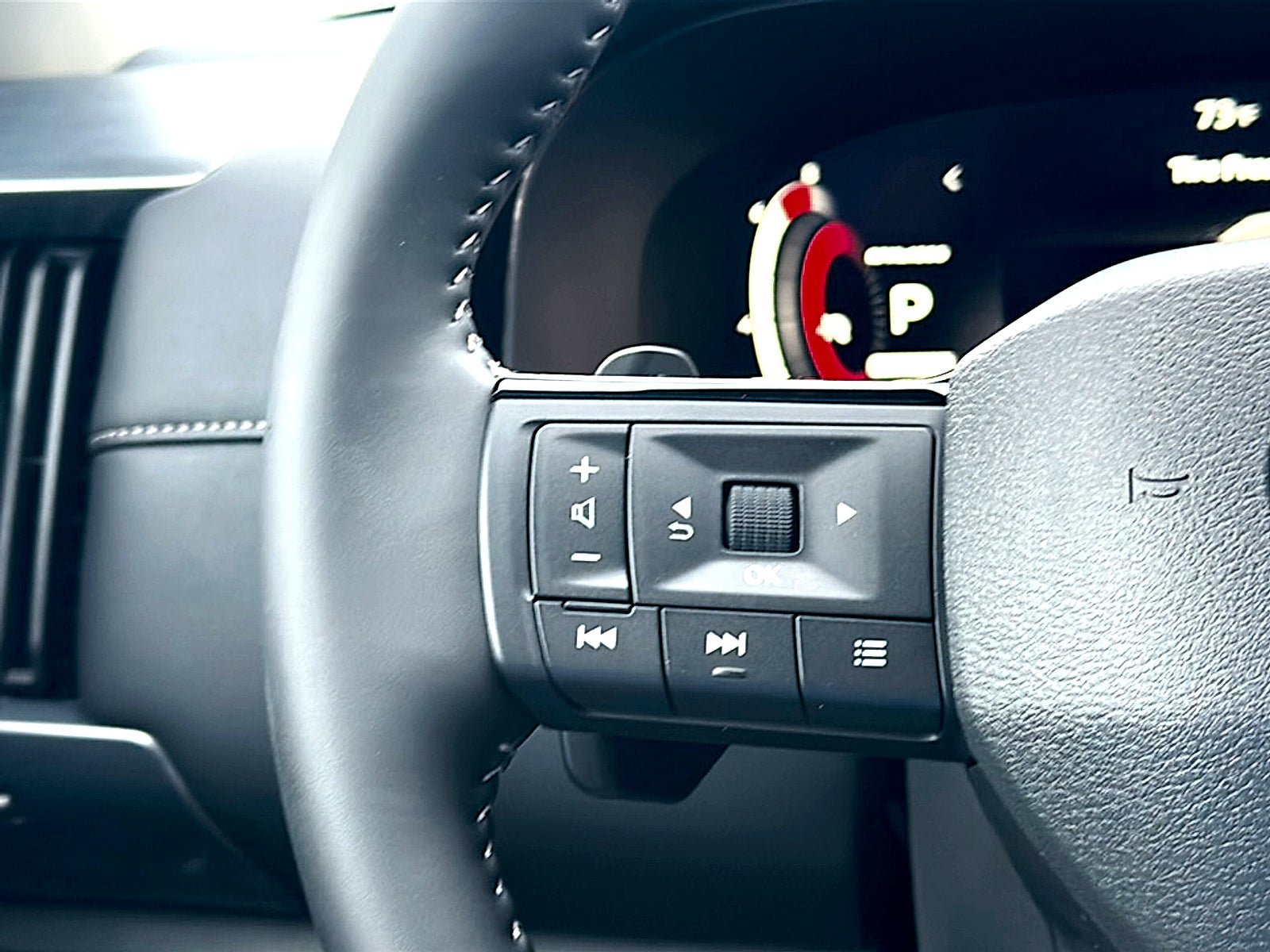 New 2026 Nissan Pathfinder SL FWD image 20
