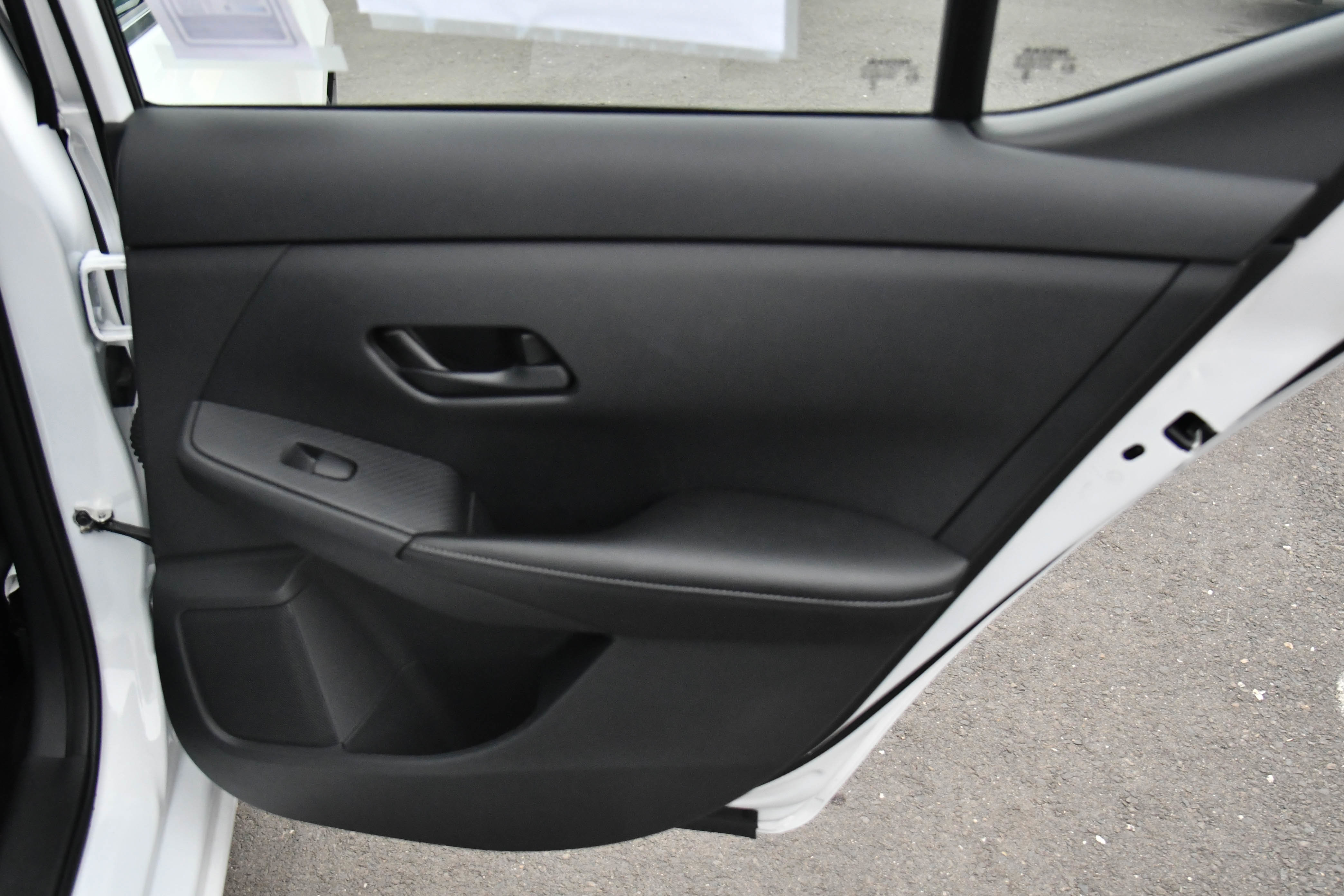 Used 2024 Nissan Sentra SV image 35