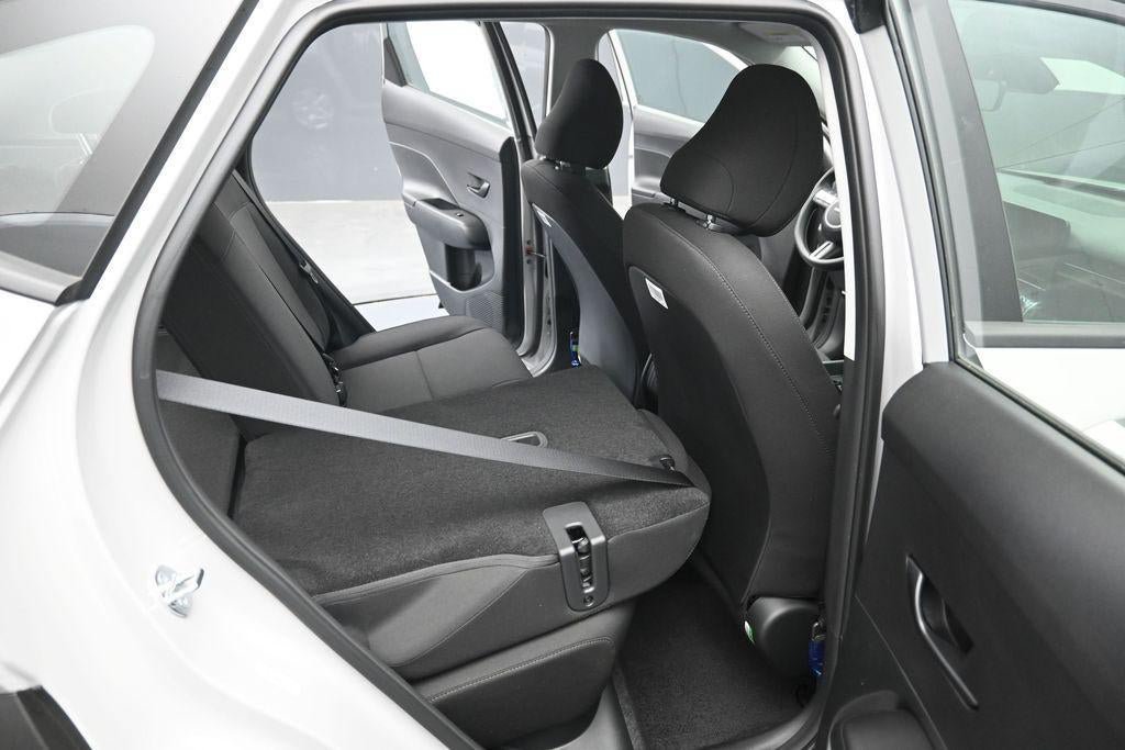 New 2027 Hyundai Kona SE FWD image 28