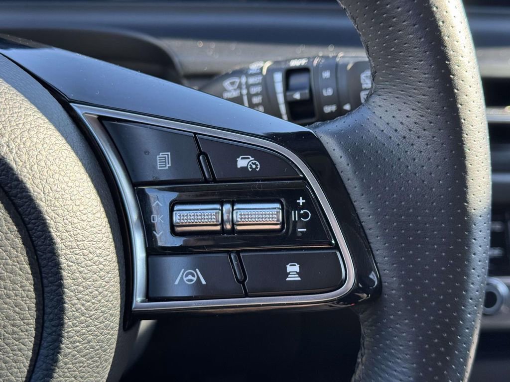 Used 2025 Kia Seltos SX image 19