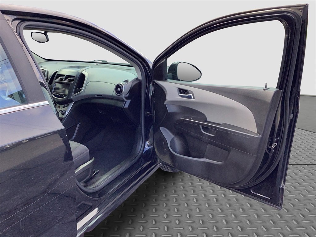 Used 2013 Chevrolet Sonic LT image 28