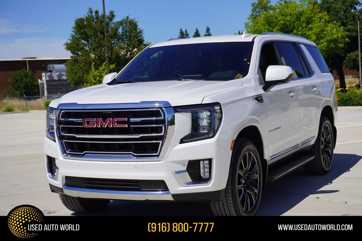 Used 2023 GMC Yukon SLT AWD/4WD image 1